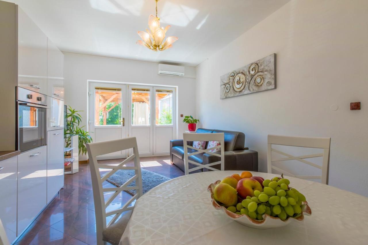 Villa M Crikvenica Bagian luar foto